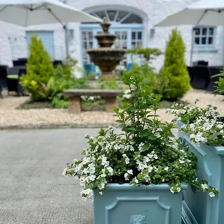 The Stables Townhouse 3*