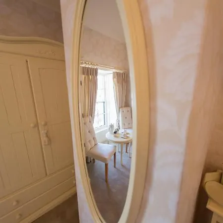 The Stables Townhouse Гостевой дом 3*