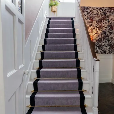 The Stables Townhouse Гостевой дом 3*