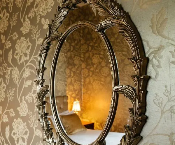 The Stables Townhouse 3* Birr